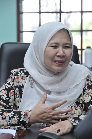 Pengarah Pusat Asasi Sains Pertanian (PASP),Prof Dr Mahiran Basri