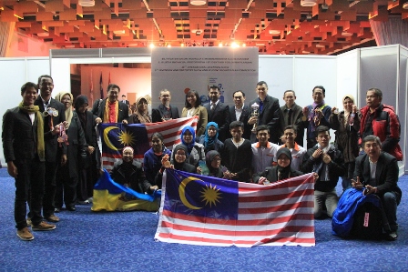 Kesemua Delegasi Malaysia yang telah mengharumkan nama Malaysia dengan meraih 11 pingat emas, 5 perak dan 3 gangsa serta 8 anugerah khas dalam 38 International Invention Show (INOVA) 2013 di Zagreb, Croatia