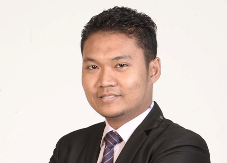Accounting student, Shazrin Eqwal Sulaiman keeps UPM flag flying high when he was selected as a winner of the Excellence Awards for Best Accounting Graduates 2013 by MICPA