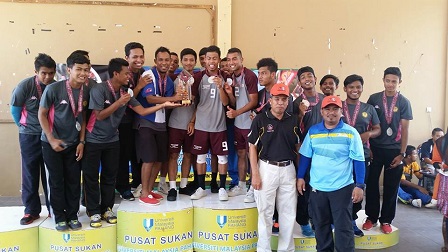 Pasukan Sepak Takraw UPM dinobatkan sebagai Johan dalam Kejohanan Sukan Pantai MASUM 2015 yang diadakan di Pantai Balok, Pahang pada 14 hingga 17 Mei 2015