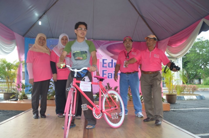 Program diserikan dengan acara cabutan bertuah berupa sebuah basikal Faxie yang berjaya diperolehi oleh pelajar ASPer semester akhir, Ahmad Fauzi Mohamad Rodzi